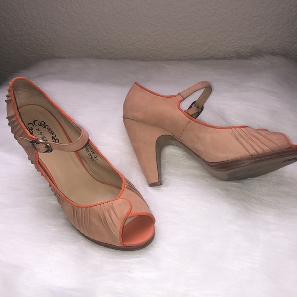 Retro Open-Toe Suede Shoes - Picture 2 of 7